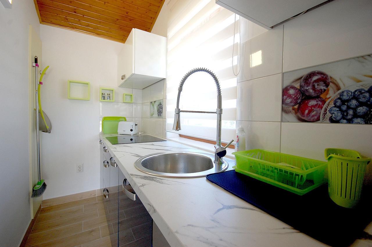 Apartment Bedenikovic By El-Pi Tours Malinska Exteriör bild